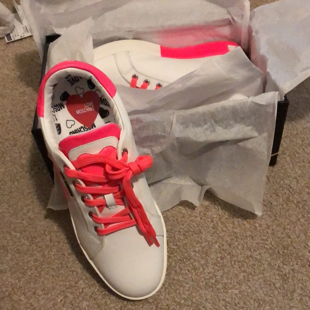 Love Moschino heart print two tone leather sneaker - Picture 6 of 11
